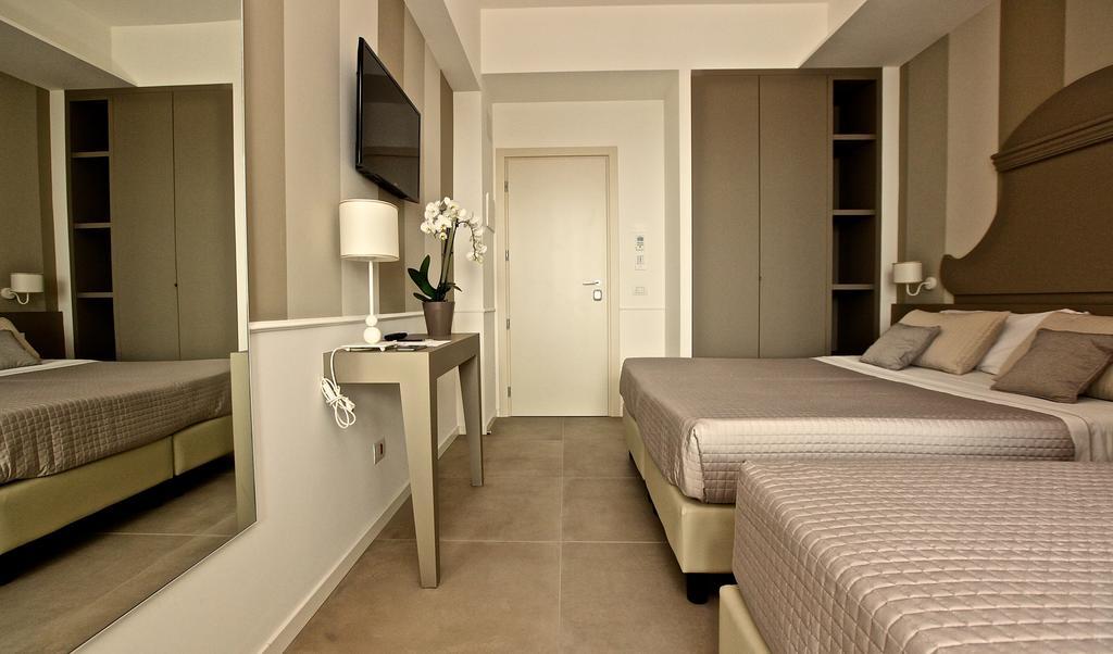 Hotel Ambassador Марота Екстериор снимка