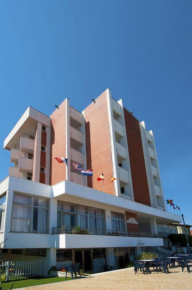Hotel Ambassador Марота Екстериор снимка